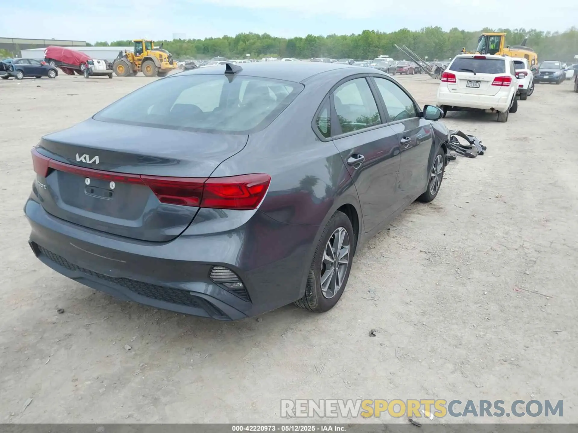 4 Photograph of a damaged car 3KPF24AD8RE754569 KIA FORTE 2024