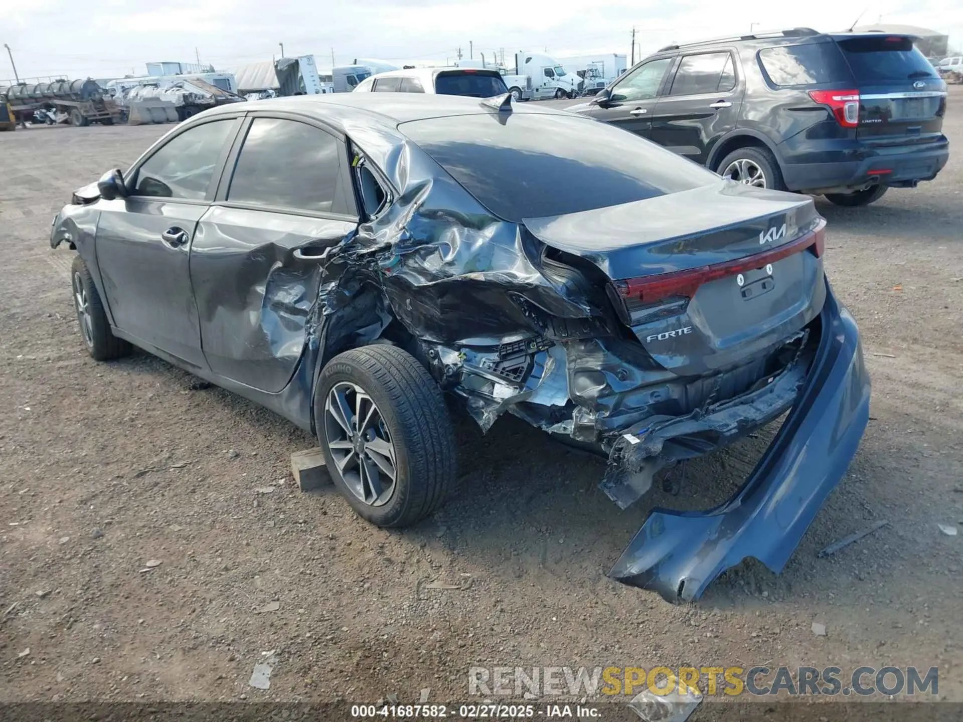 3 Photograph of a damaged car 3KPF24AD8RE765961 KIA FORTE 2024
