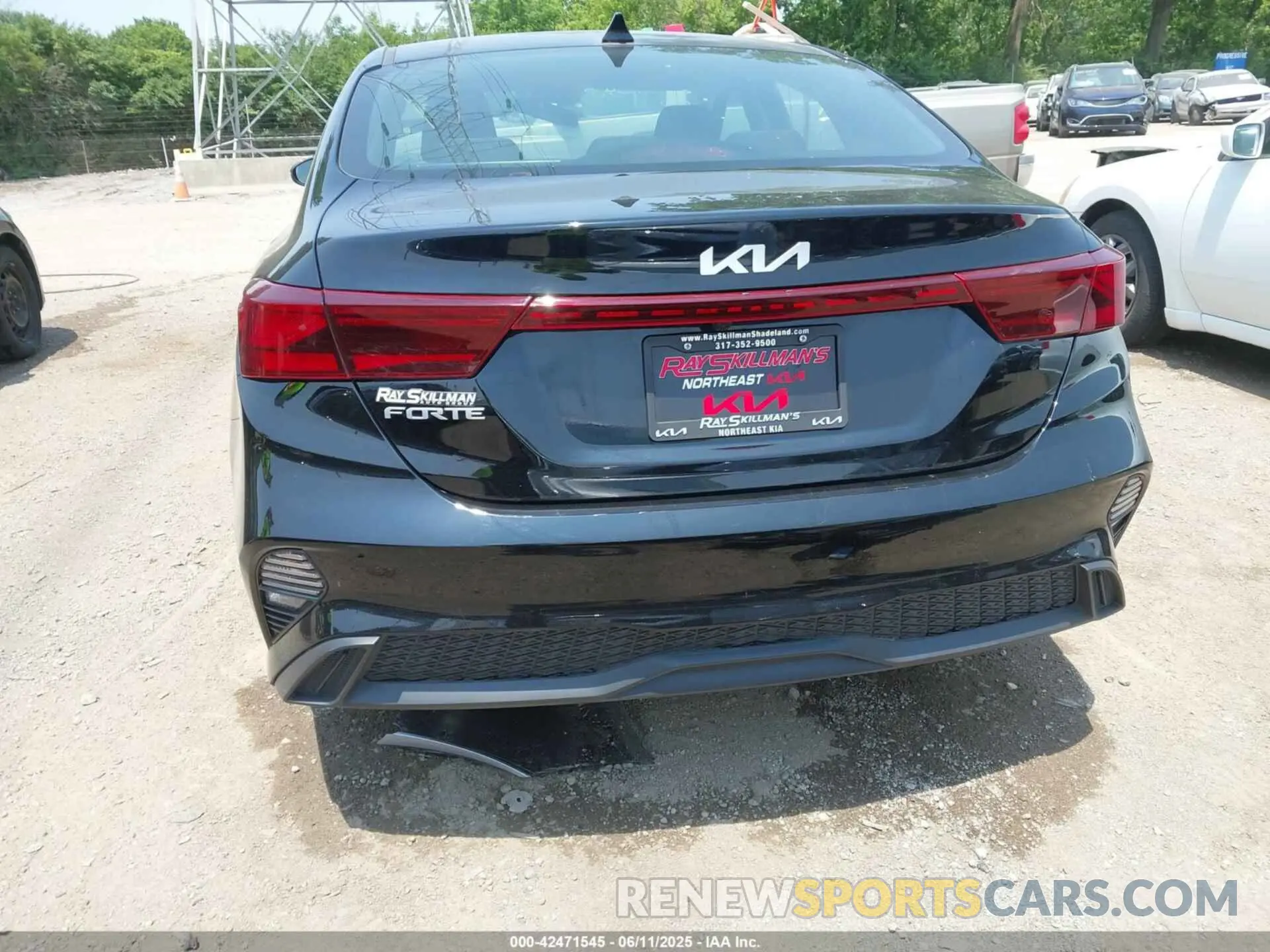 17 Photograph of a damaged car 3KPF24AD8RE771047 KIA FORTE 2024