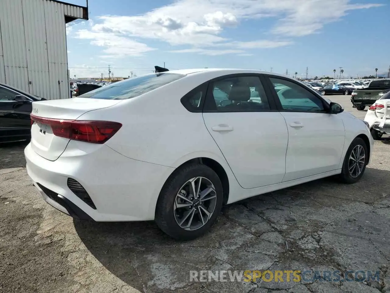 3 Photograph of a damaged car 3KPF24AD8RE817010 KIA FORTE 2024