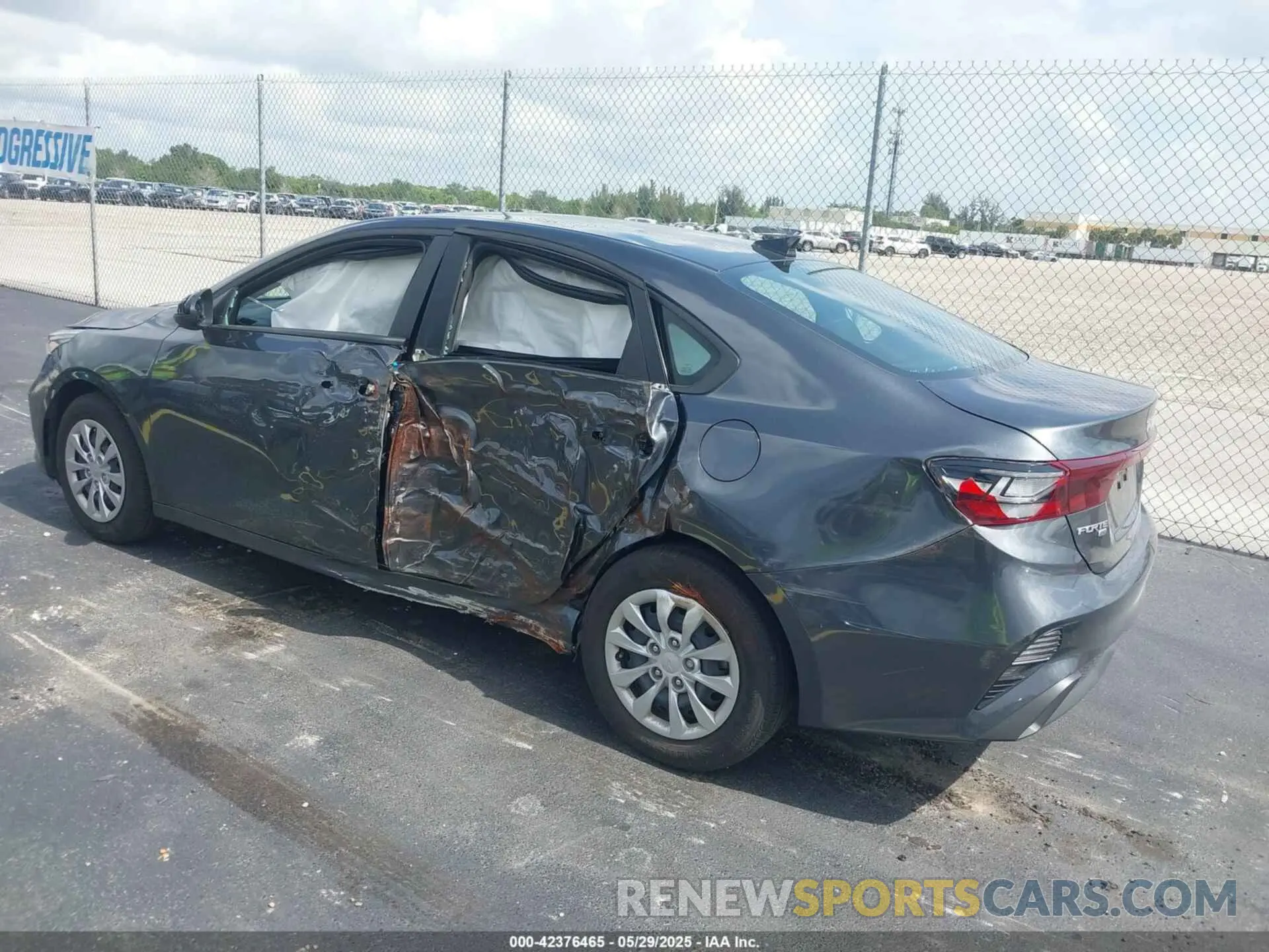 3 Photograph of a damaged car 3KPF24AD8RE822160 KIA FORTE 2024