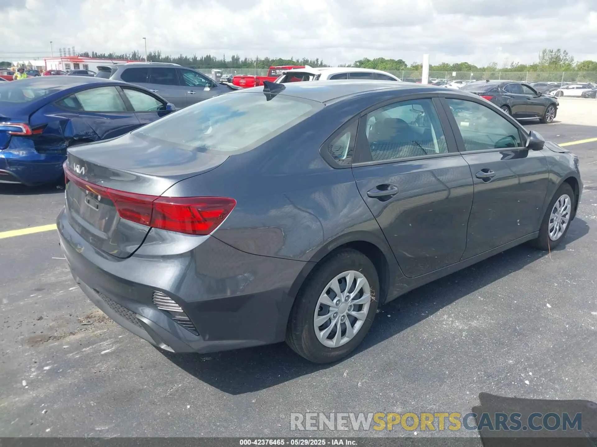 4 Photograph of a damaged car 3KPF24AD8RE822160 KIA FORTE 2024