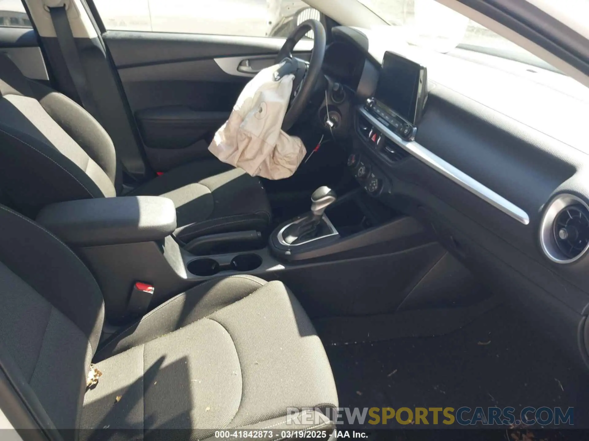 5 Photograph of a damaged car 3KPF24AD8RE828993 KIA FORTE 2024