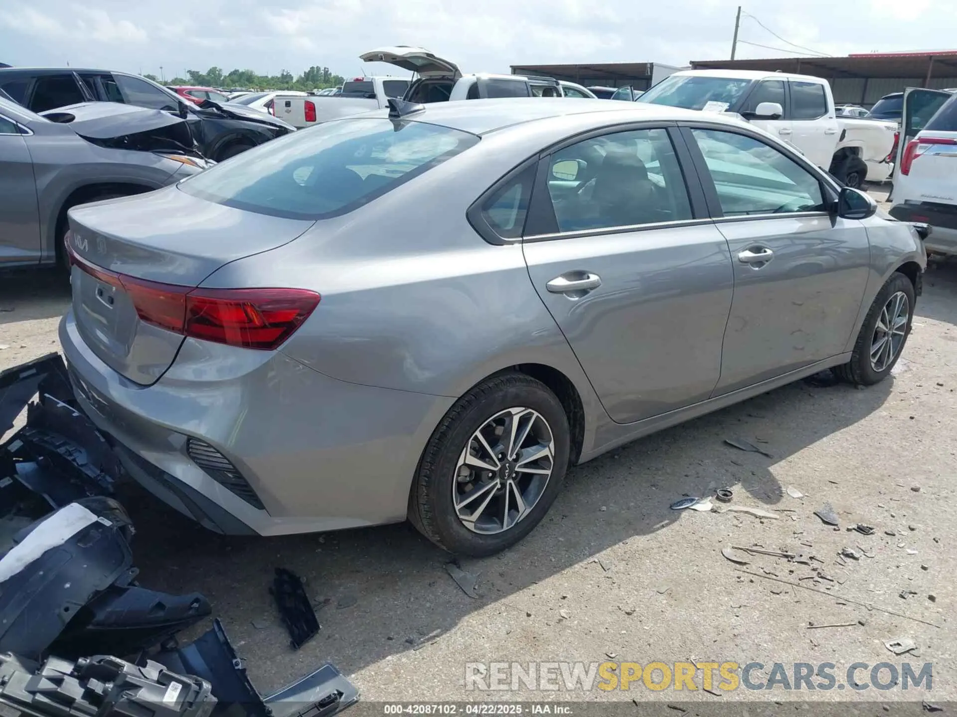 4 Photograph of a damaged car 3KPF24AD8RE837693 KIA FORTE 2024
