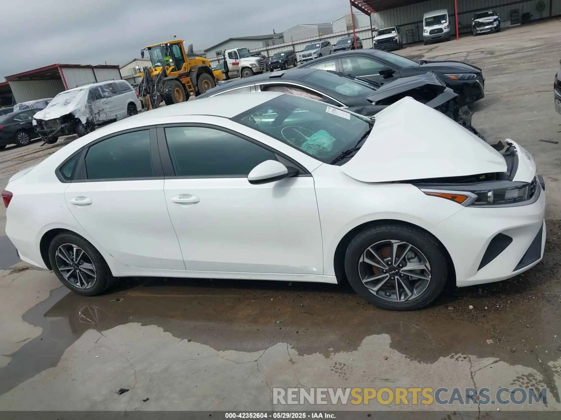 13 Photograph of a damaged car 3KPF24AD9RE698027 KIA FORTE 2024