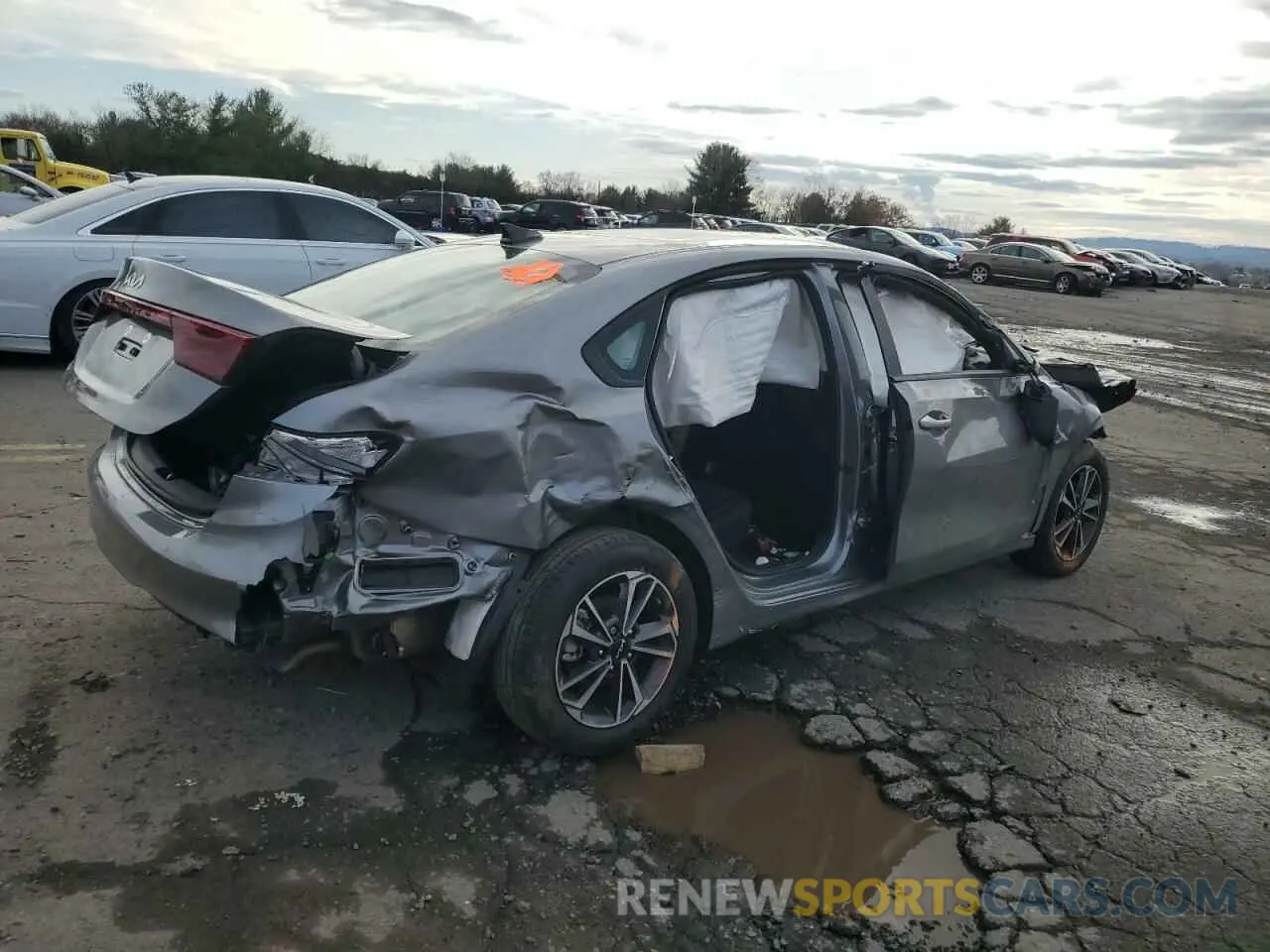3 Photograph of a damaged car 3KPF24AD9RE718020 KIA FORTE 2024