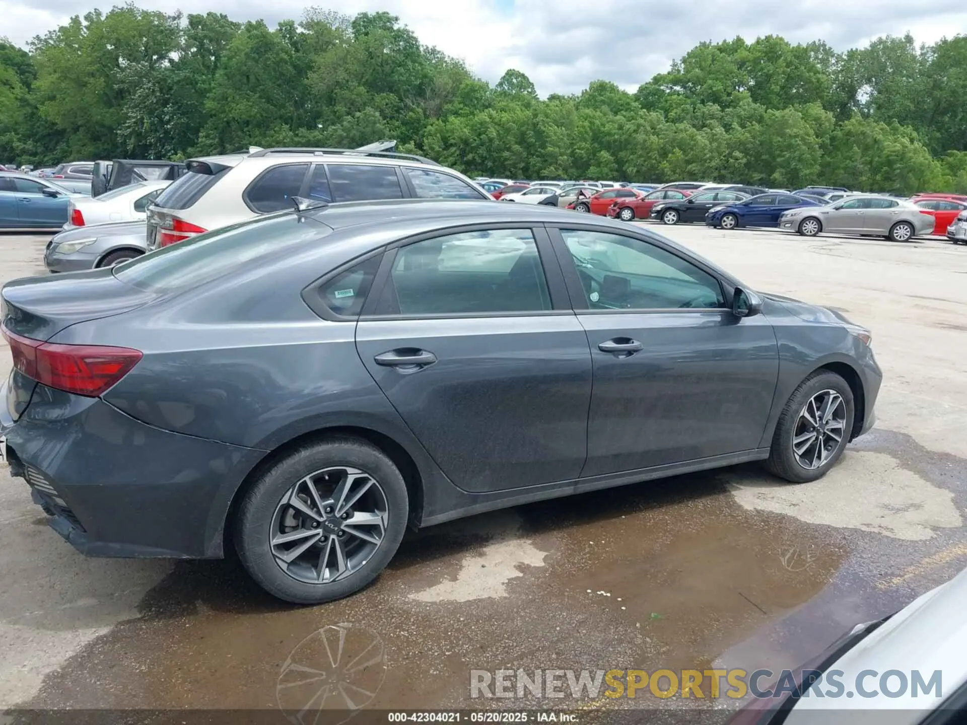 14 Photograph of a damaged car 3KPF24AD9RE730376 KIA FORTE 2024