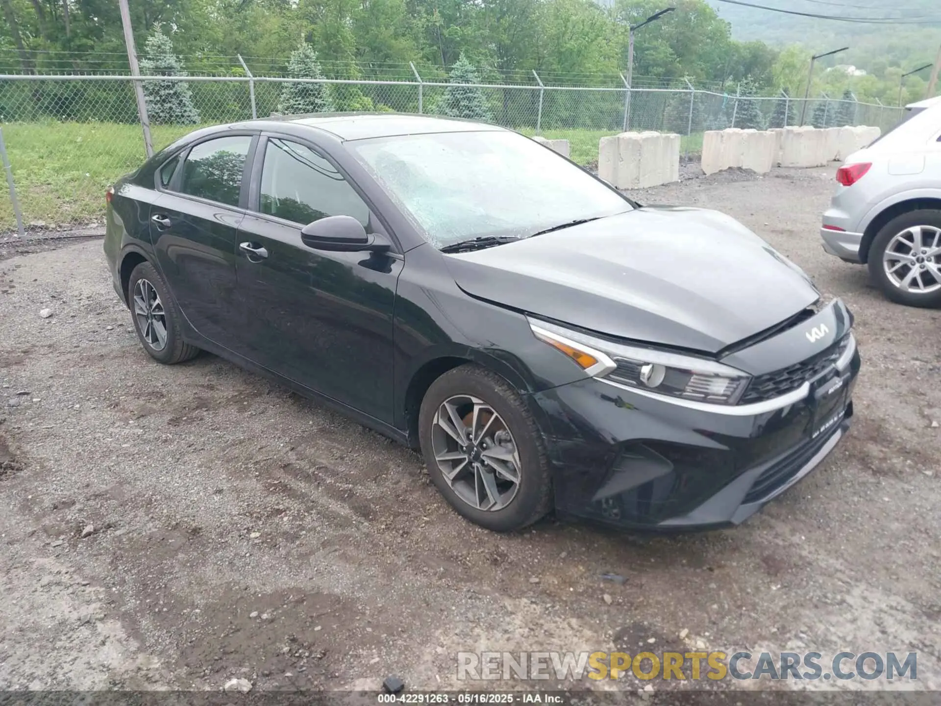 1 Photograph of a damaged car 3KPF24AD9RE742561 KIA FORTE 2024