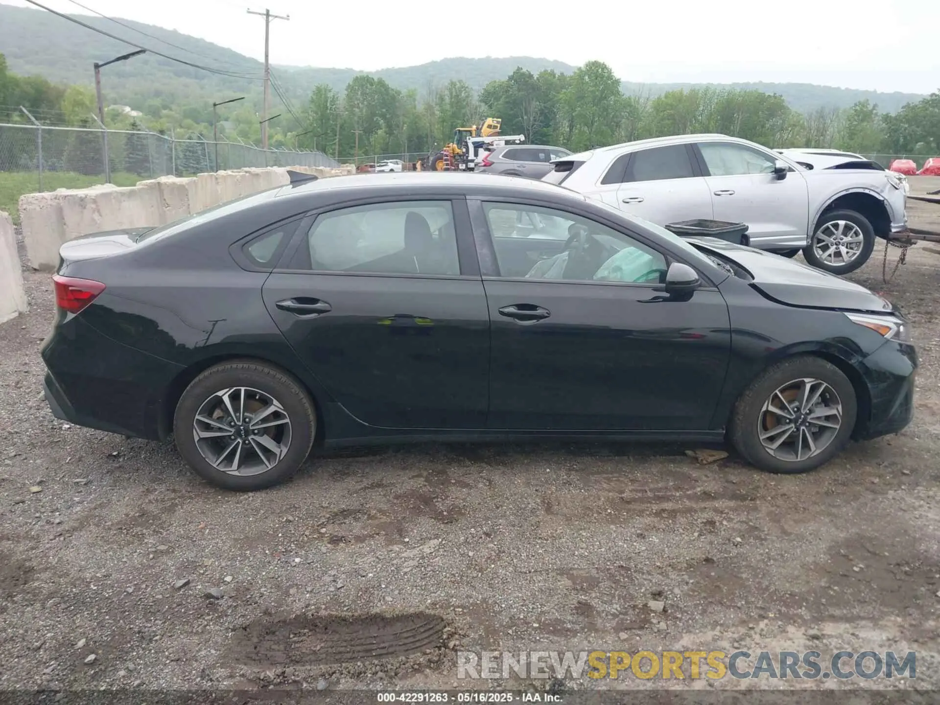 13 Photograph of a damaged car 3KPF24AD9RE742561 KIA FORTE 2024