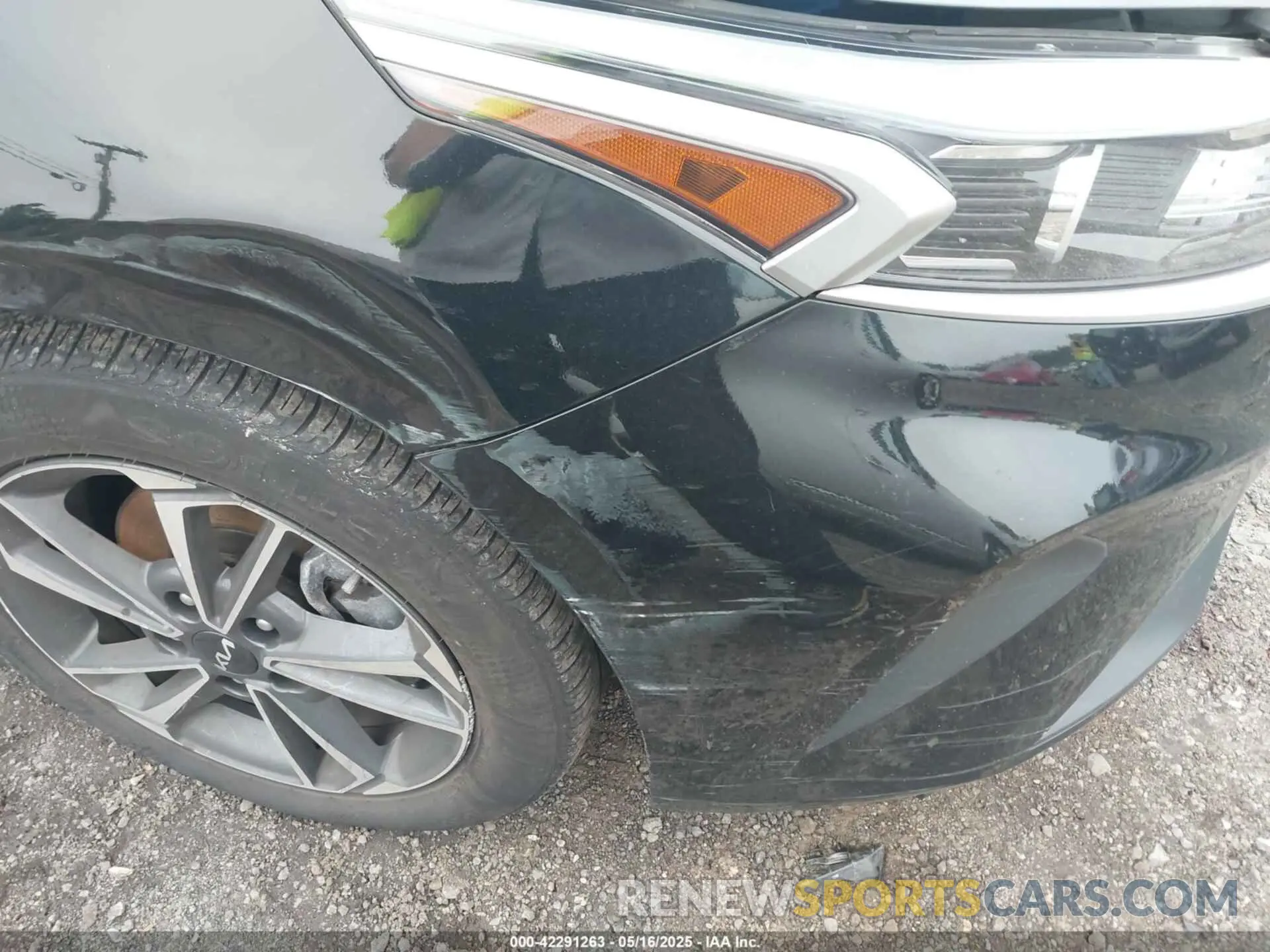 17 Photograph of a damaged car 3KPF24AD9RE742561 KIA FORTE 2024