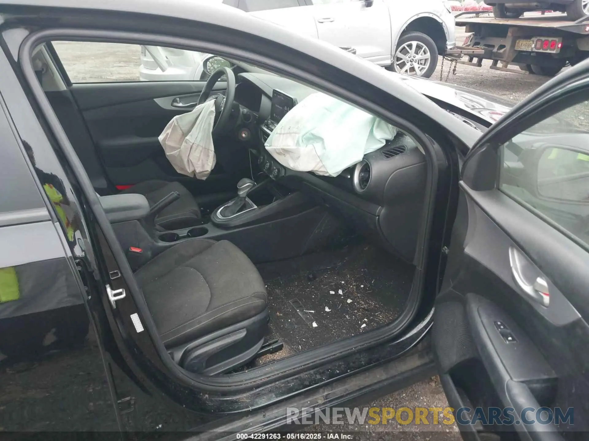 5 Photograph of a damaged car 3KPF24AD9RE742561 KIA FORTE 2024