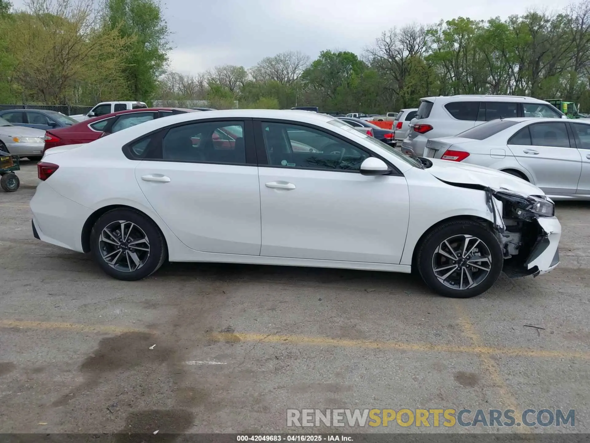 13 Photograph of a damaged car 3KPF24AD9RE769050 KIA FORTE 2024