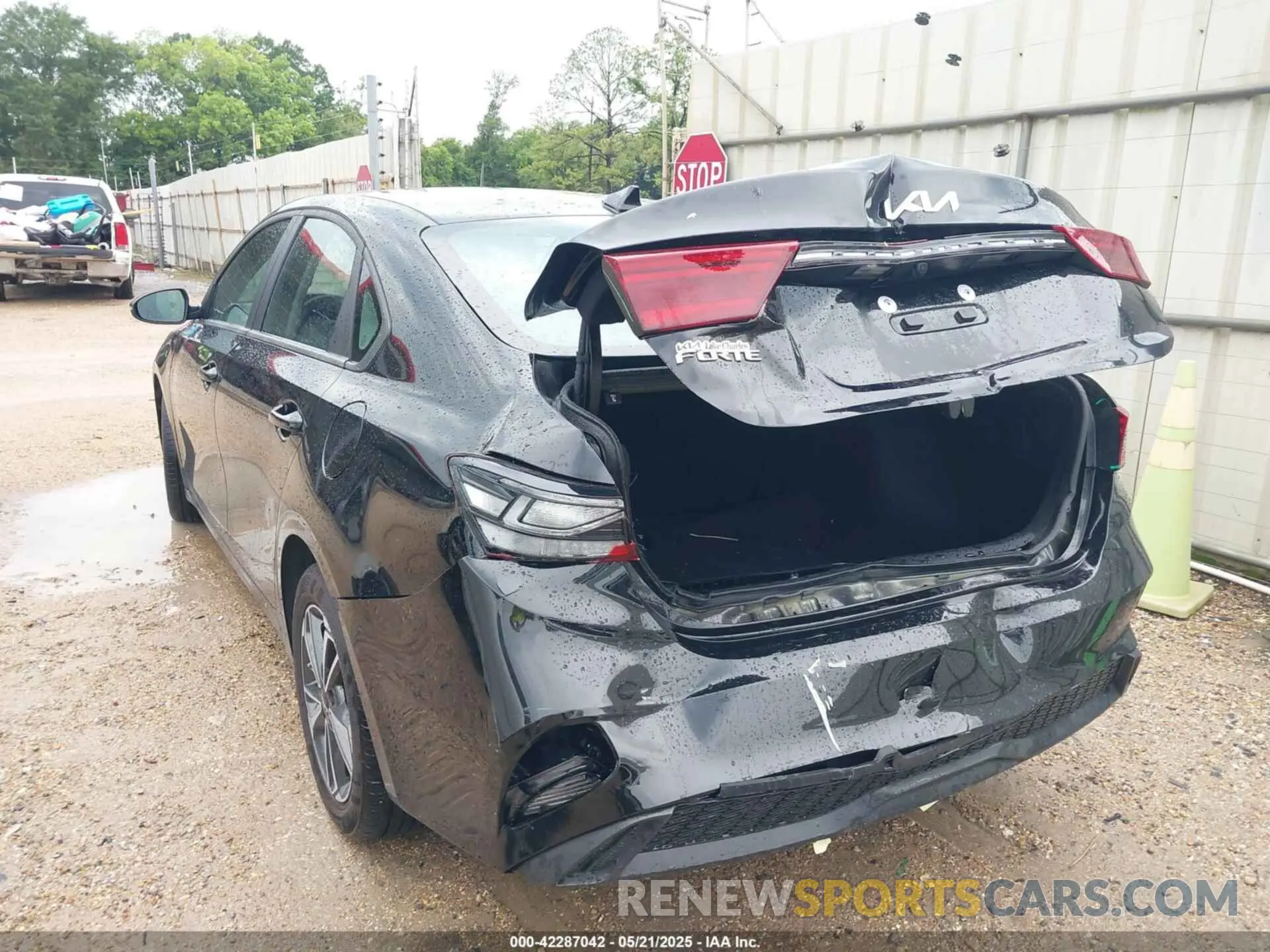 6 Photograph of a damaged car 3KPF24AD9RE795261 KIA FORTE 2024