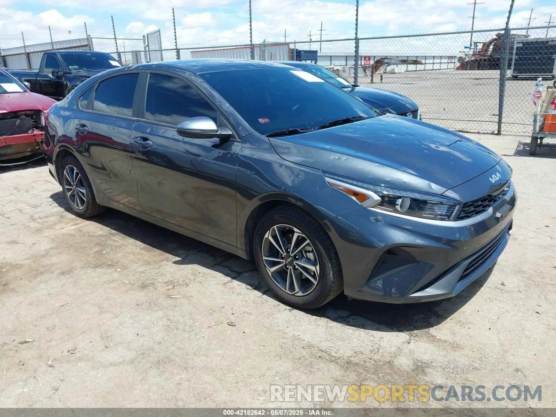 1 Photograph of a damaged car 3KPF24AD9RE819395 KIA FORTE 2024