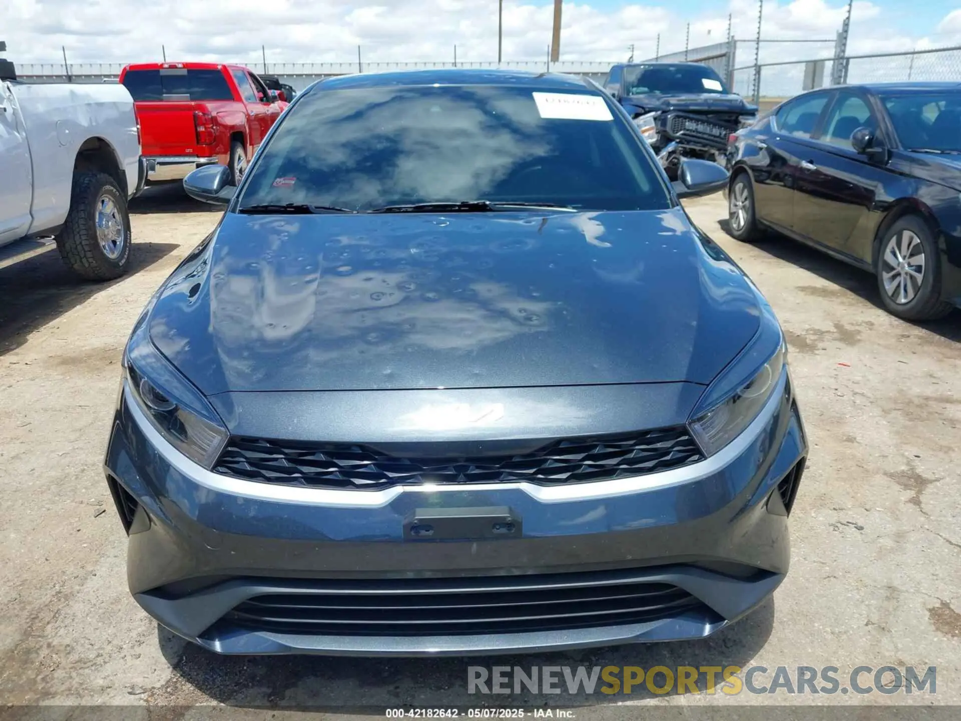 12 Photograph of a damaged car 3KPF24AD9RE819395 KIA FORTE 2024