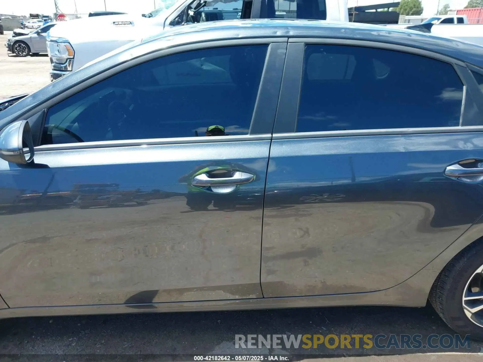 14 Photograph of a damaged car 3KPF24AD9RE819395 KIA FORTE 2024
