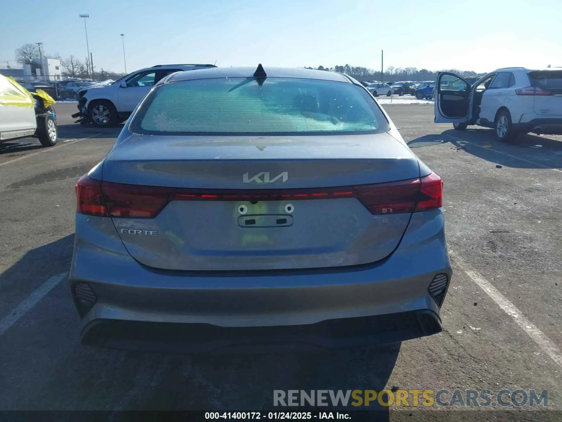 16 Photograph of a damaged car 3KPF24AD9RE836164 KIA FORTE 2024