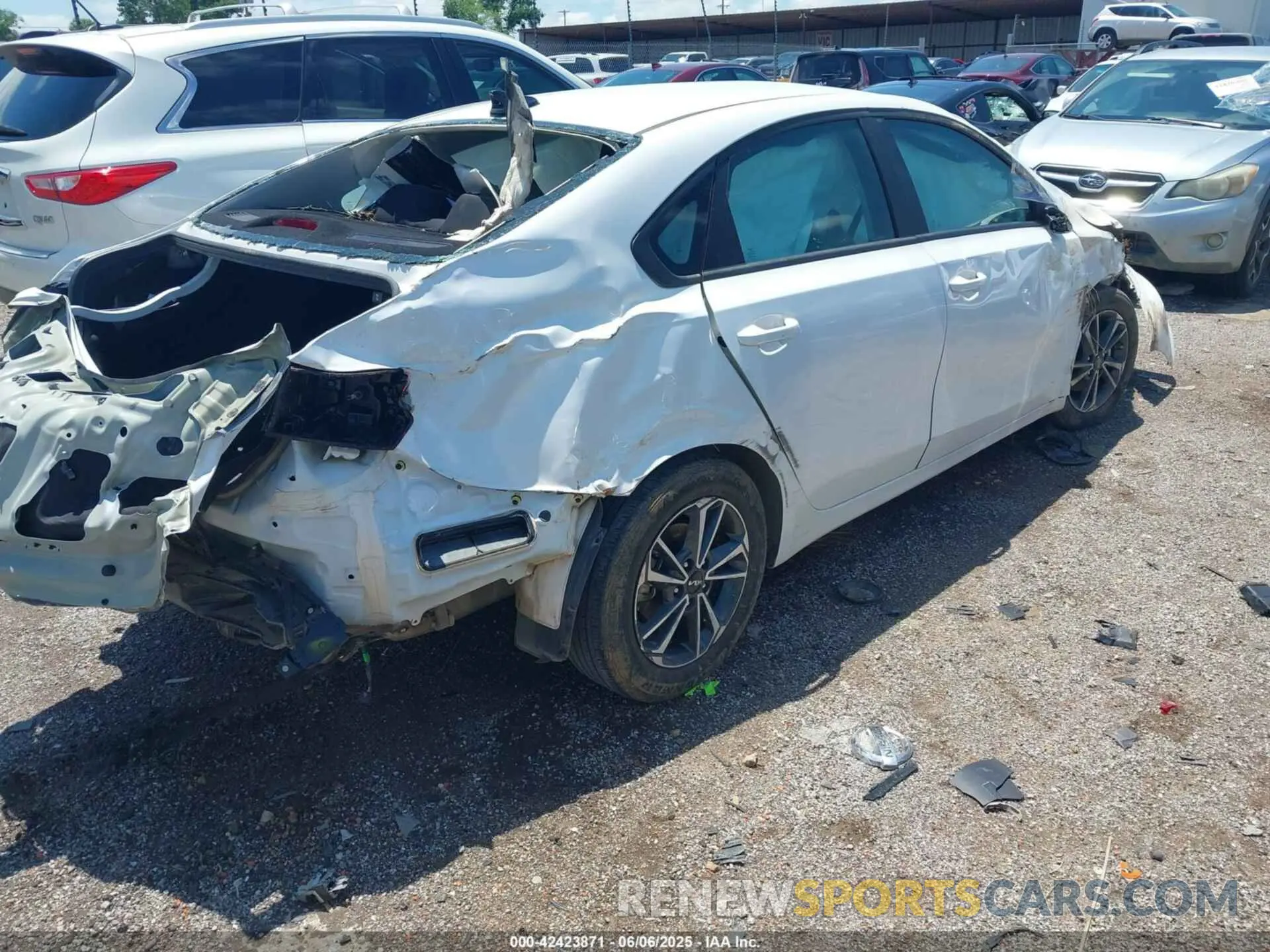4 Photograph of a damaged car 3KPF24AD9RE837993 KIA FORTE 2024