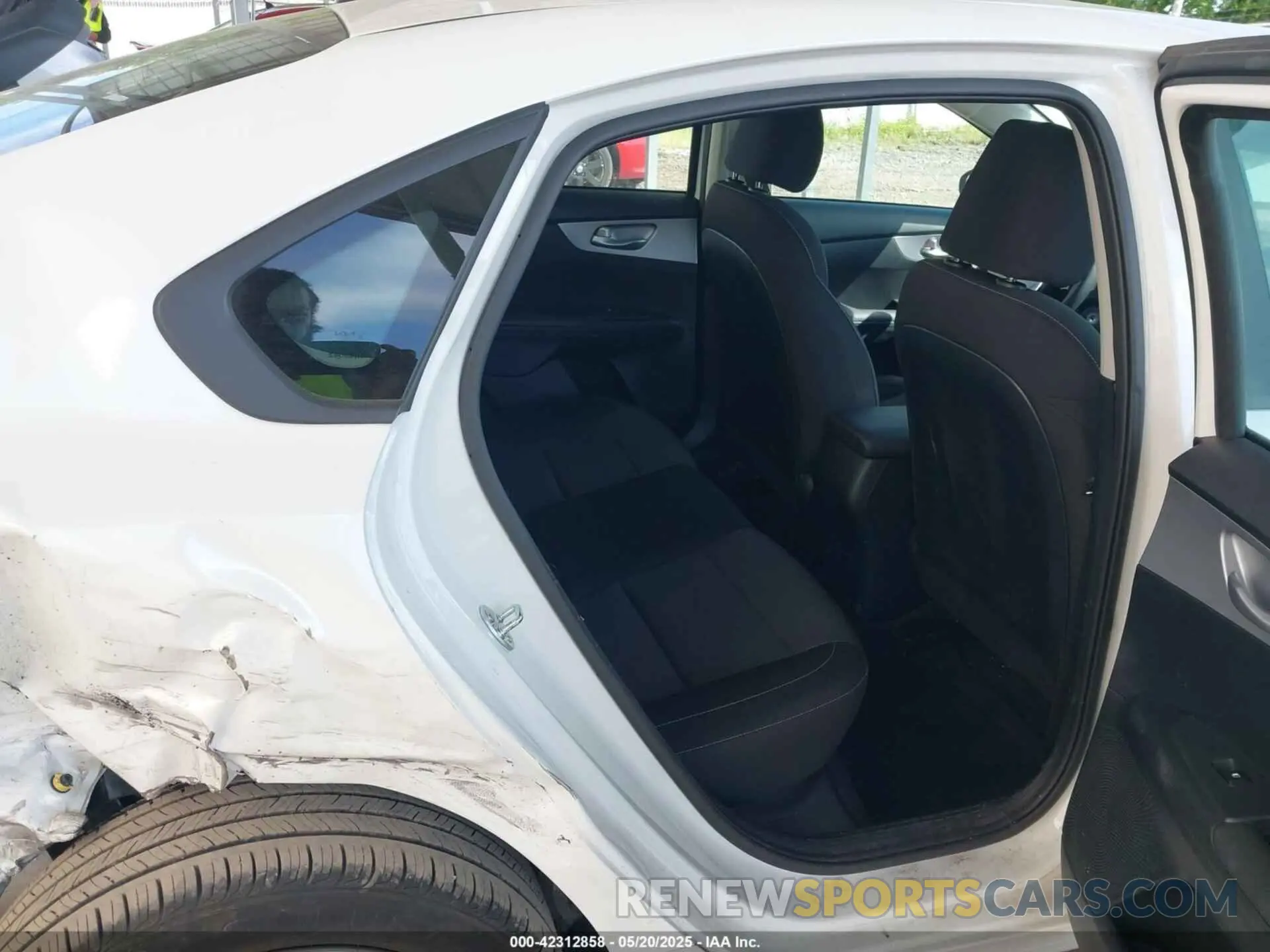 8 Photograph of a damaged car 3KPF24AD9REH34172 KIA FORTE 2024