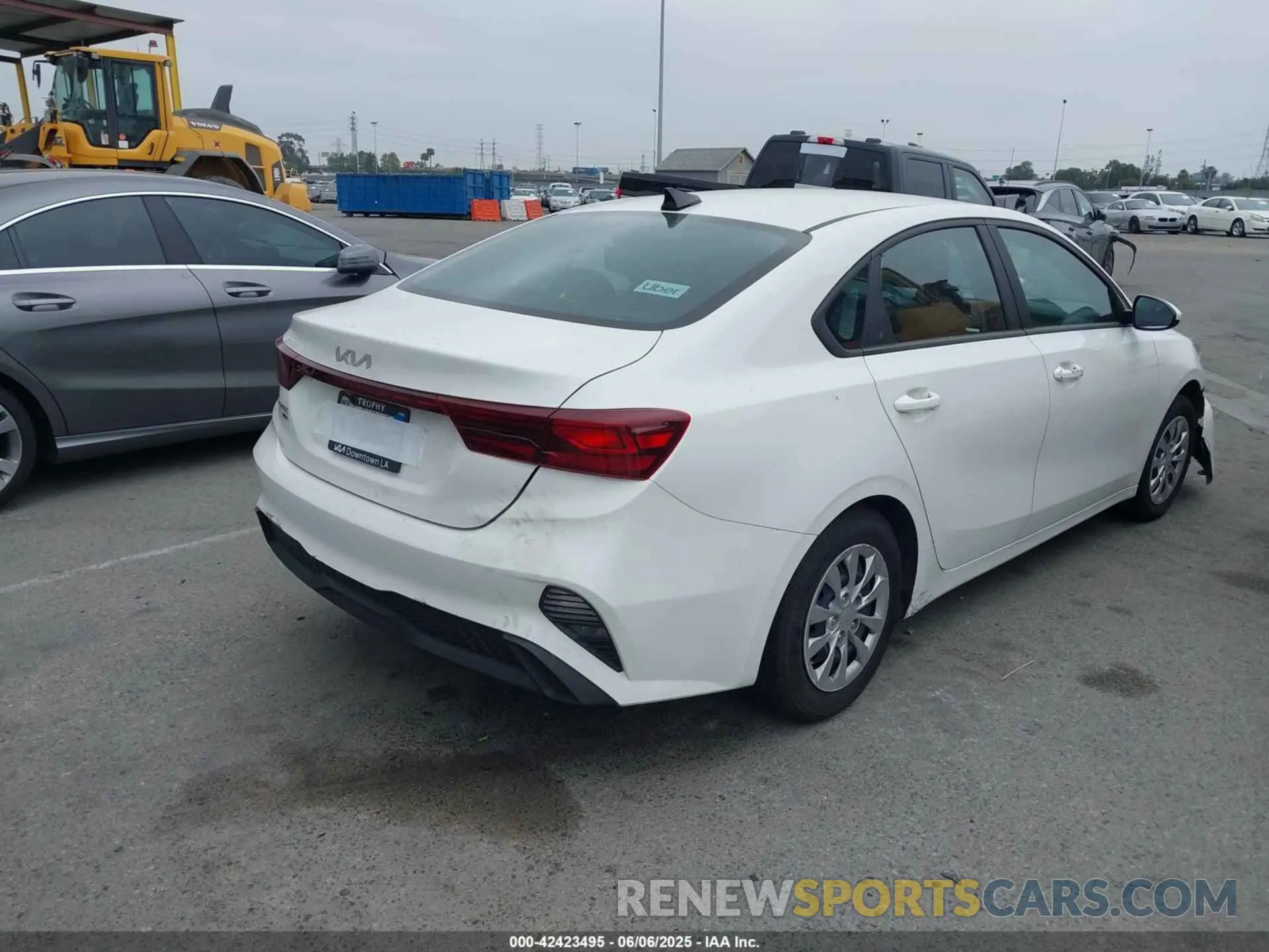 4 Photograph of a damaged car 3KPF24ADXRE690566 KIA FORTE 2024
