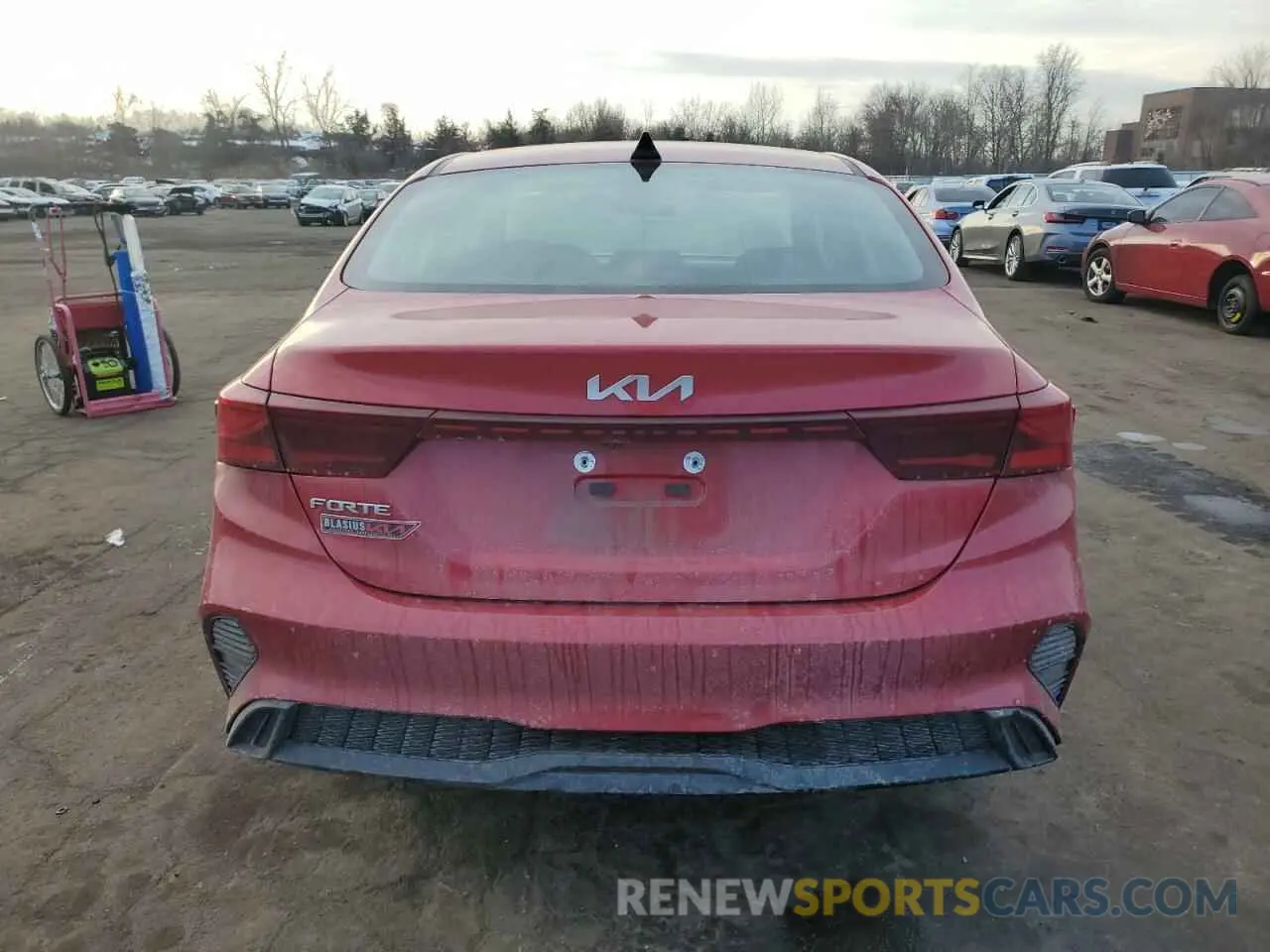 6 Photograph of a damaged car 3KPF24ADXRE698974 KIA FORTE 2024
