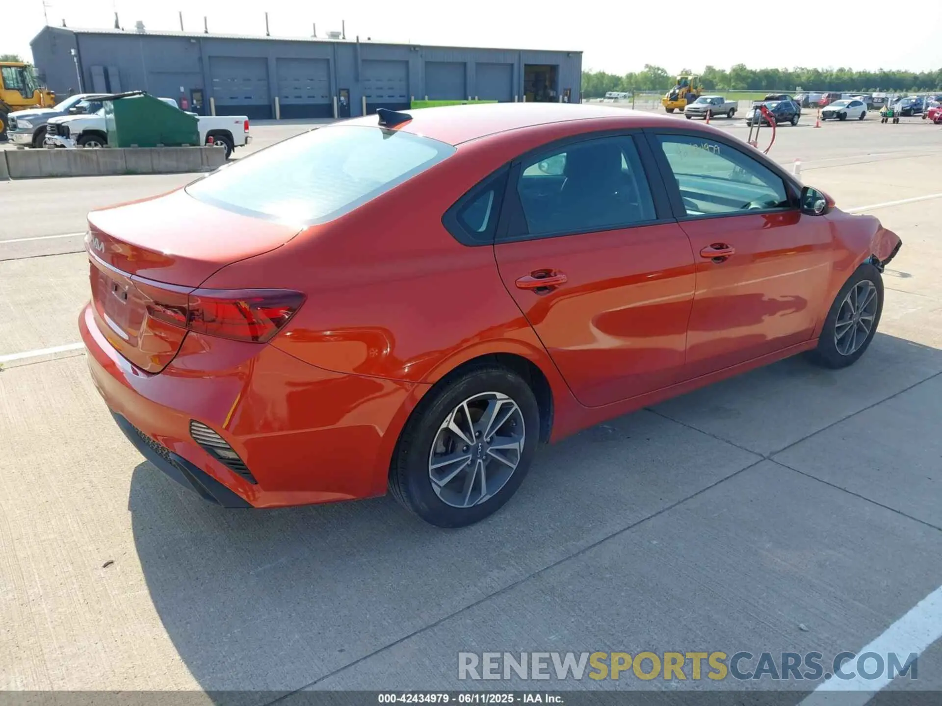 4 Photograph of a damaged car 3KPF24ADXRE702859 KIA FORTE 2024