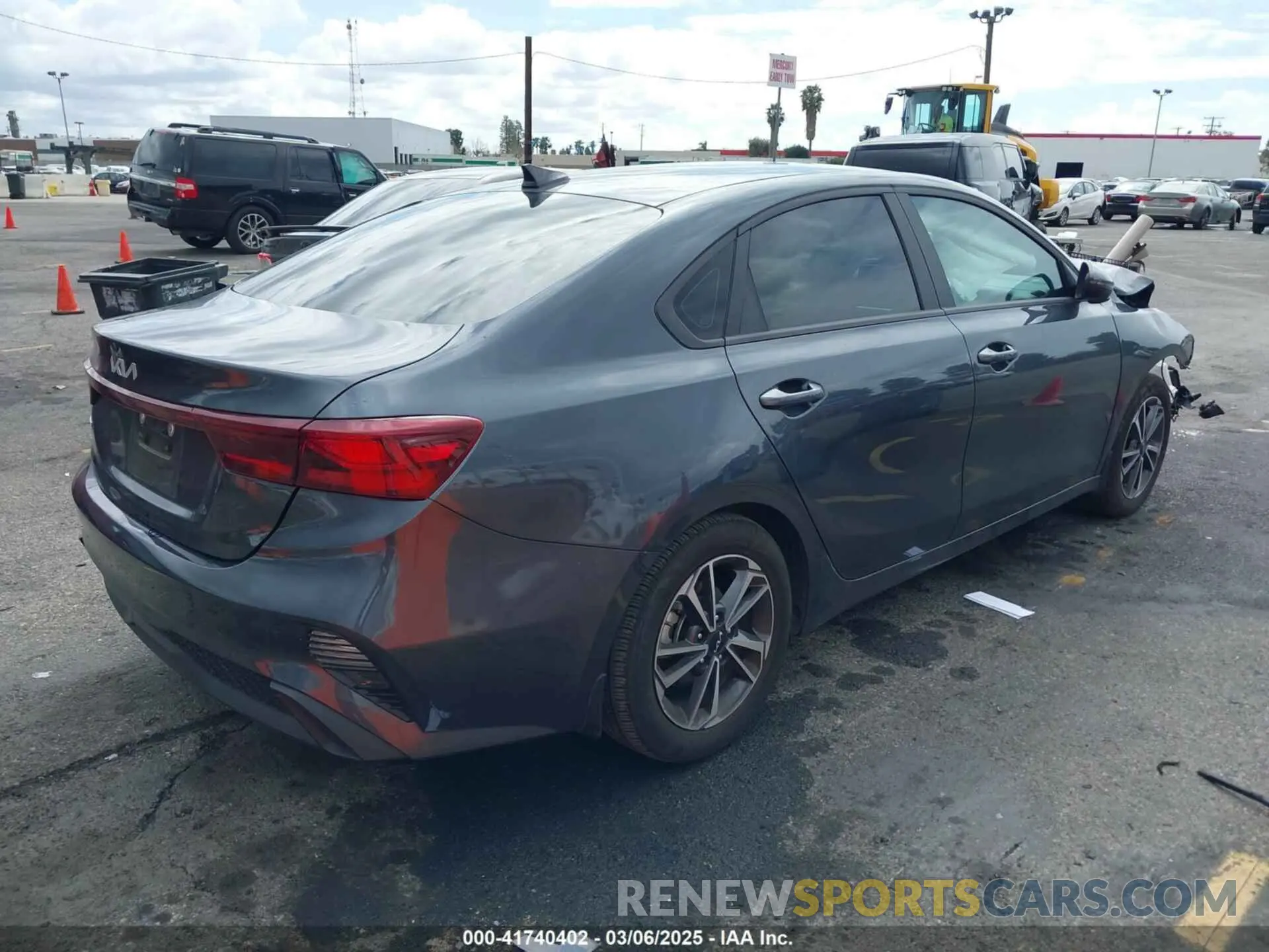 4 Photograph of a damaged car 3KPF24ADXRE712291 KIA FORTE 2024