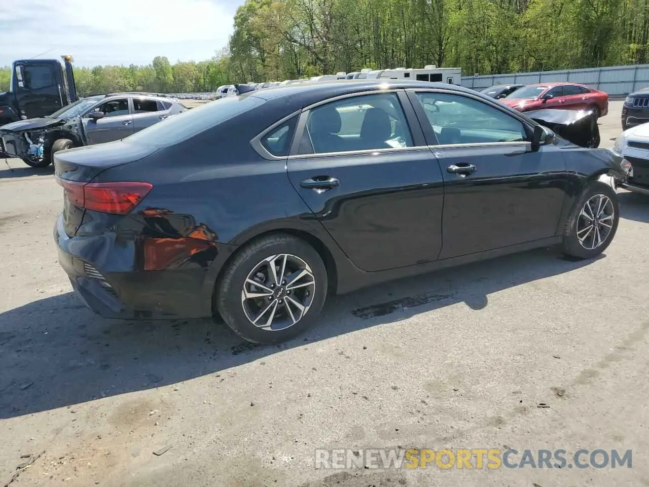 3 Photograph of a damaged car 3KPF24ADXRE719712 KIA FORTE 2024