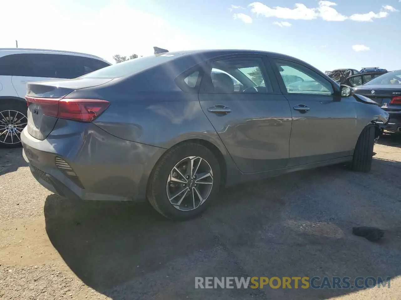 3 Photograph of a damaged car 3KPF24ADXRE723727 KIA FORTE 2024