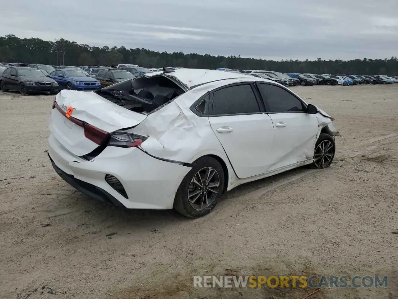 3 Photograph of a damaged car 3KPF24ADXRE728538 KIA FORTE 2024