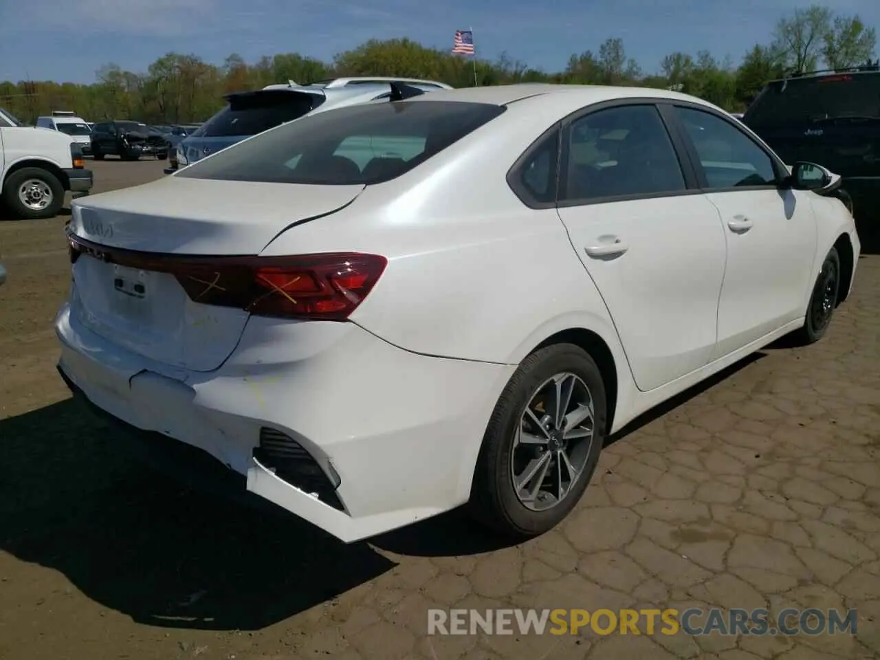 3 Photograph of a damaged car 3KPF24ADXRE732458 KIA FORTE 2024
