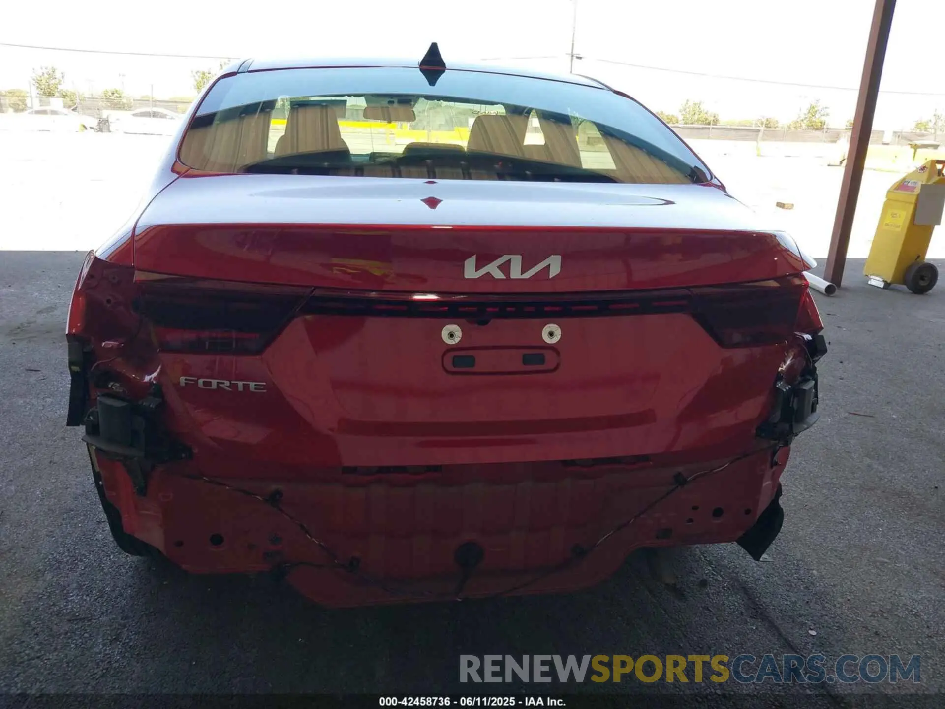 17 Photograph of a damaged car 3KPF24ADXRE754802 KIA FORTE 2024