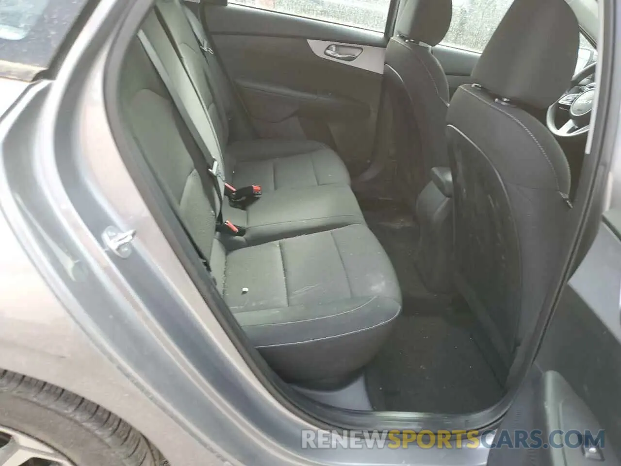 10 Photograph of a damaged car 3KPF24ADXRE778324 KIA FORTE 2024