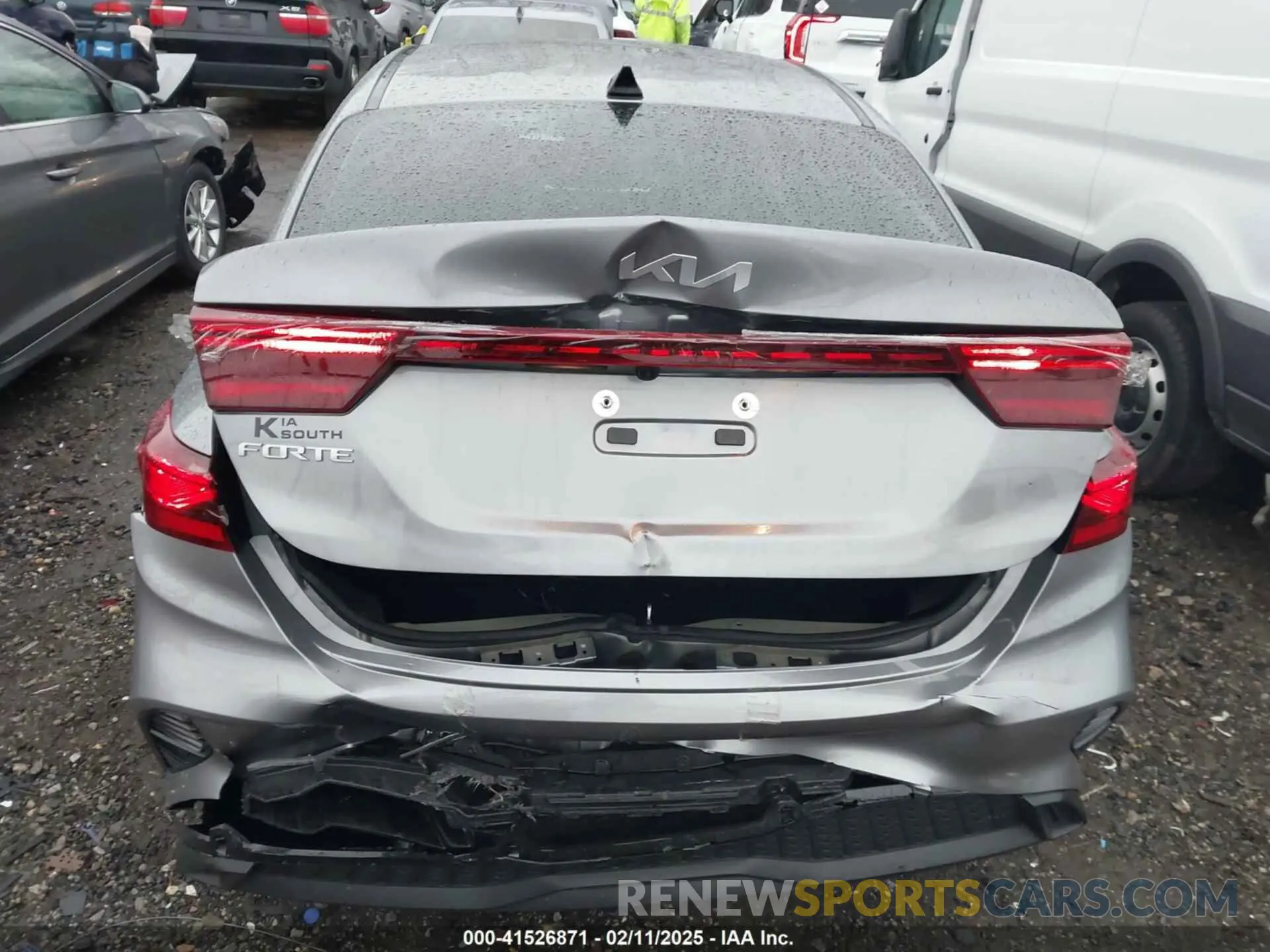 16 Photograph of a damaged car 3KPF24ADXRE820491 KIA FORTE 2024