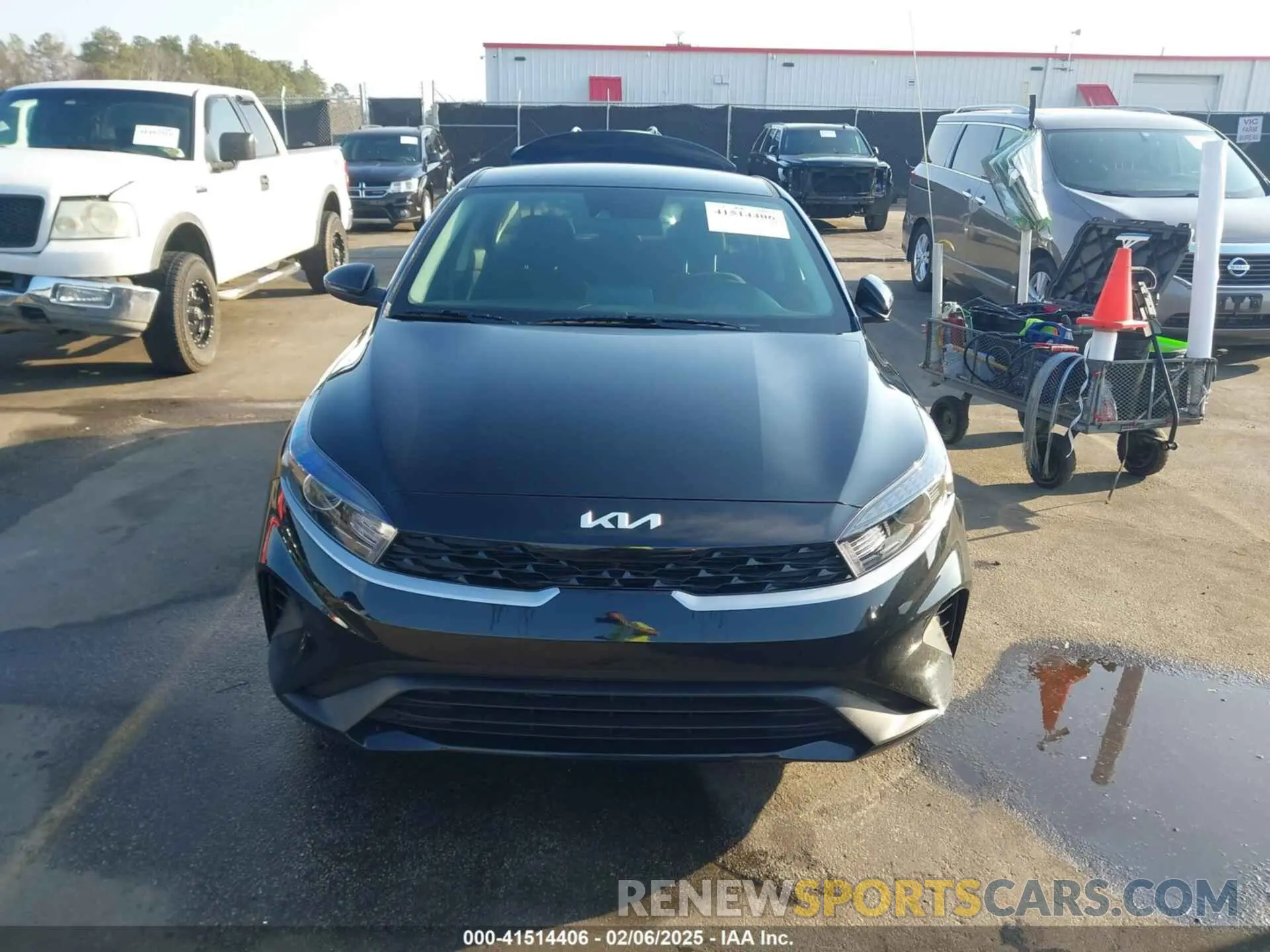 12 Photograph of a damaged car 3KPF24ADXRE824413 KIA FORTE 2024