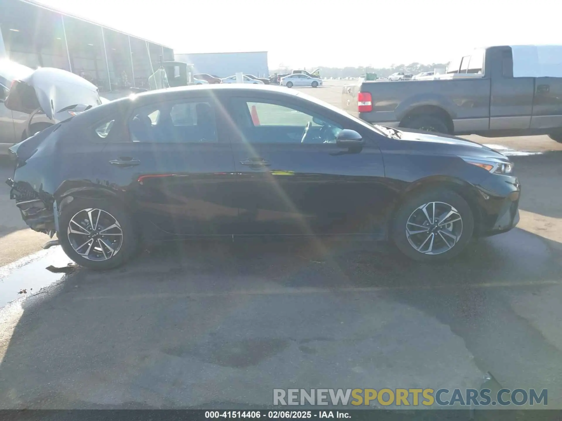 13 Photograph of a damaged car 3KPF24ADXRE824413 KIA FORTE 2024