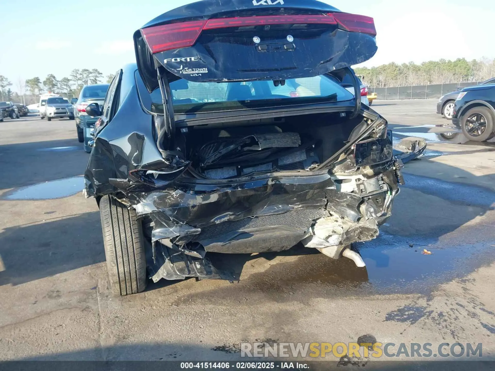 6 Photograph of a damaged car 3KPF24ADXRE824413 KIA FORTE 2024