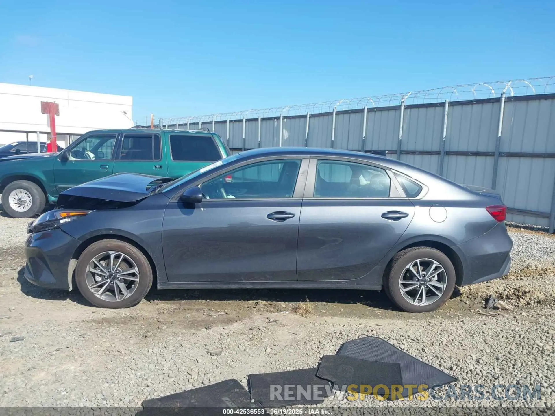 14 Photograph of a damaged car 3KPF24ADXRE826131 KIA FORTE 2024