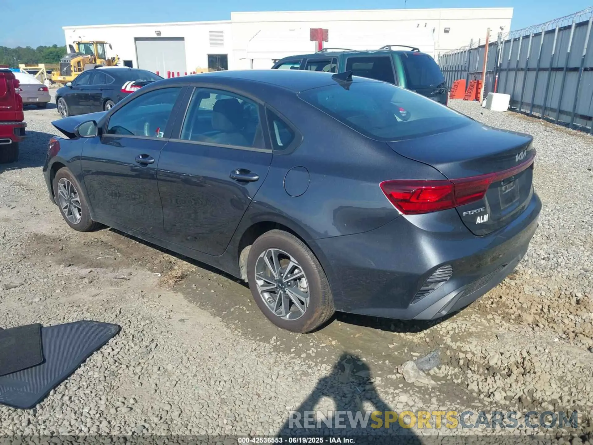 3 Photograph of a damaged car 3KPF24ADXRE826131 KIA FORTE 2024