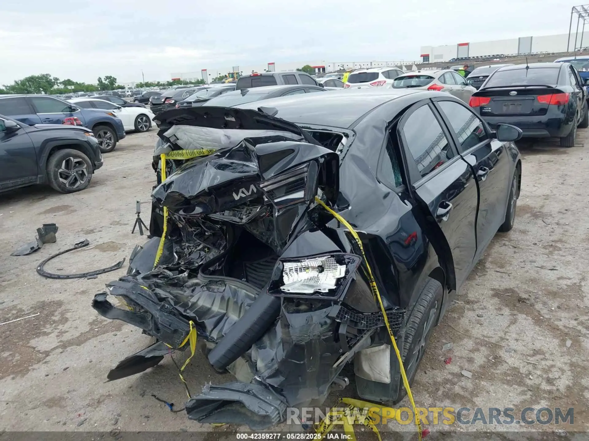 4 Photograph of a damaged car 3KPF24ADXRE837923 KIA FORTE 2024