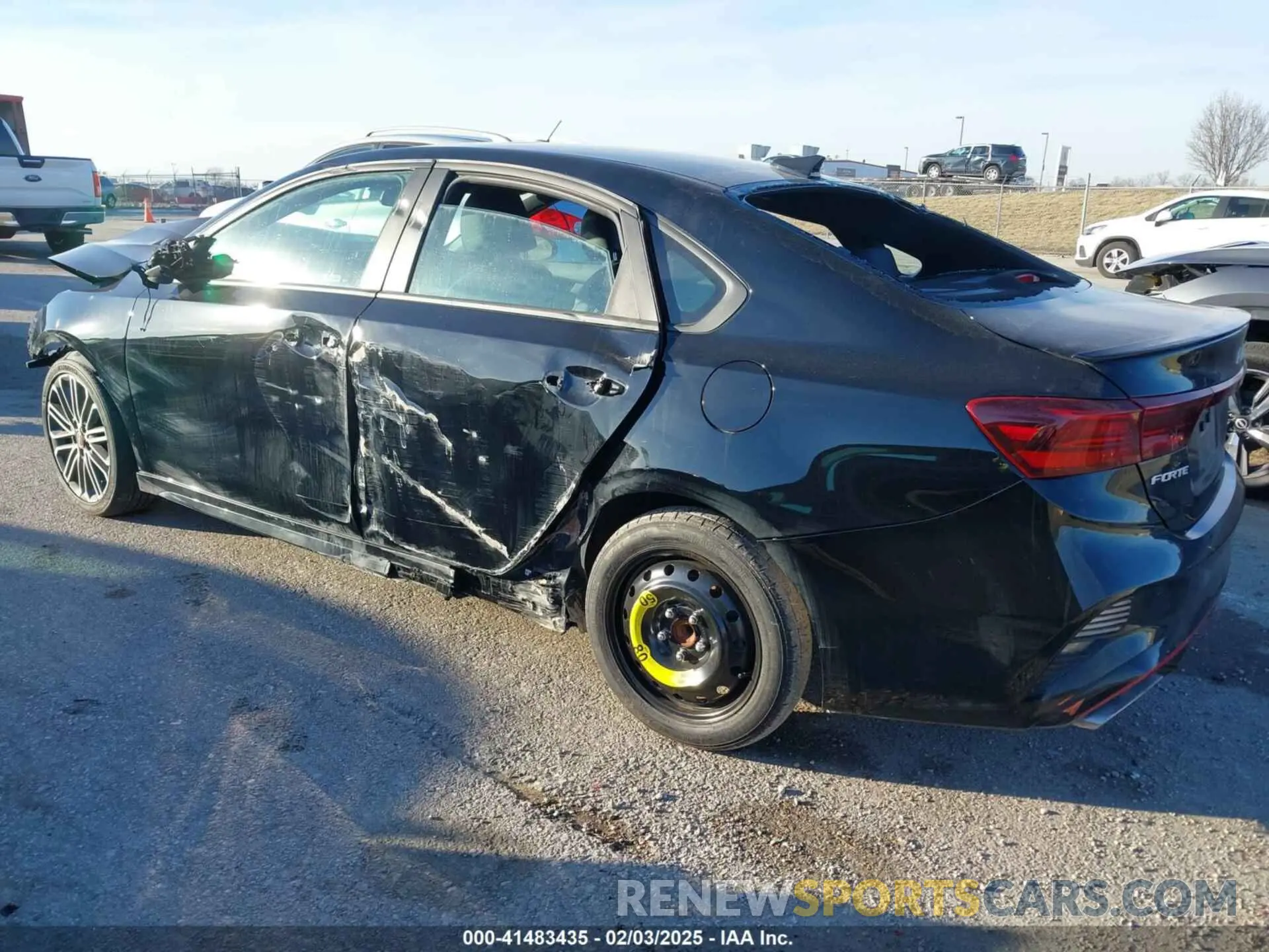 3 Photograph of a damaged car 3KPF44AC2RE717227 KIA FORTE 2024