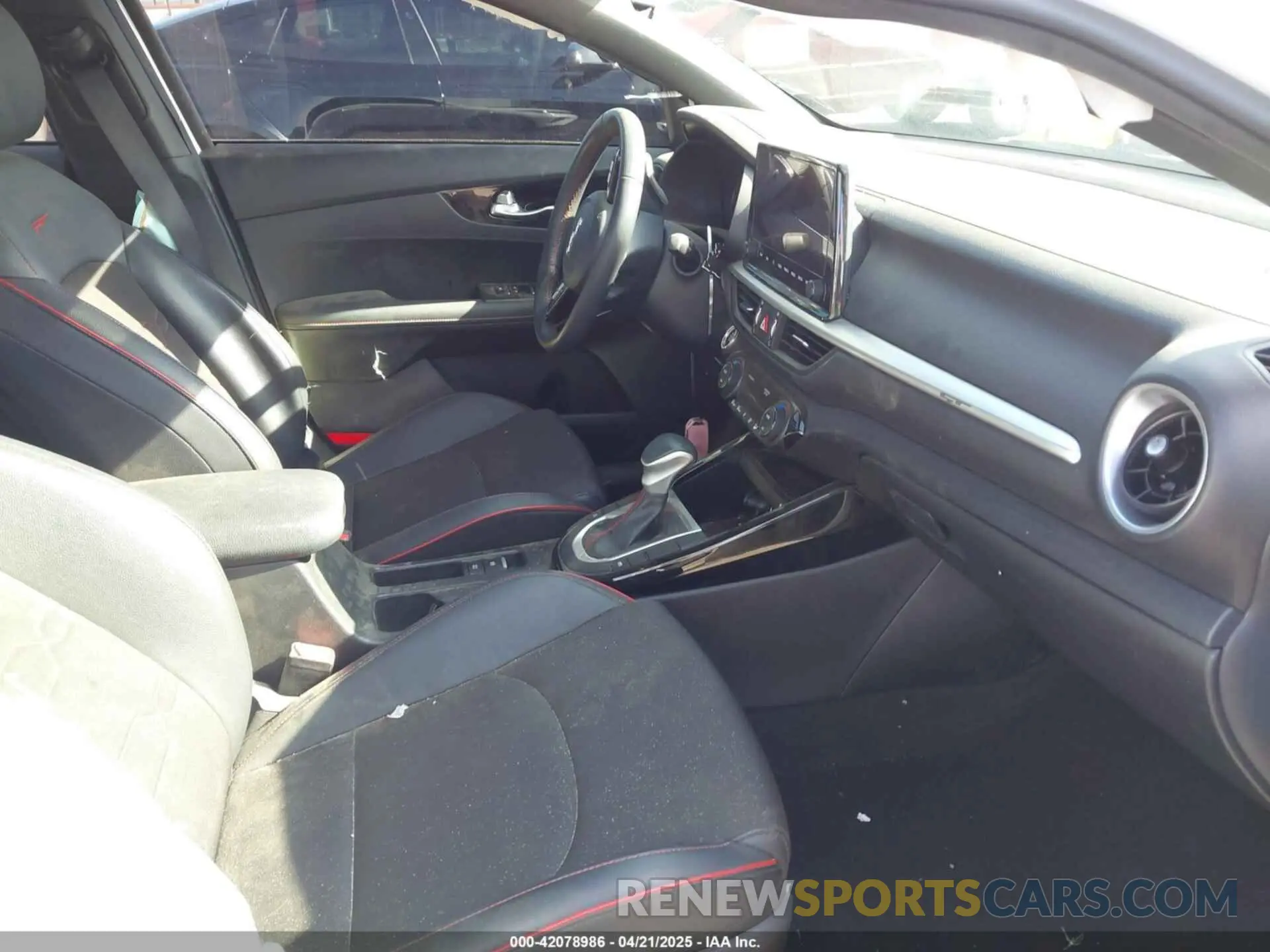 5 Photograph of a damaged car 3KPF44AC5RE699595 KIA FORTE 2024