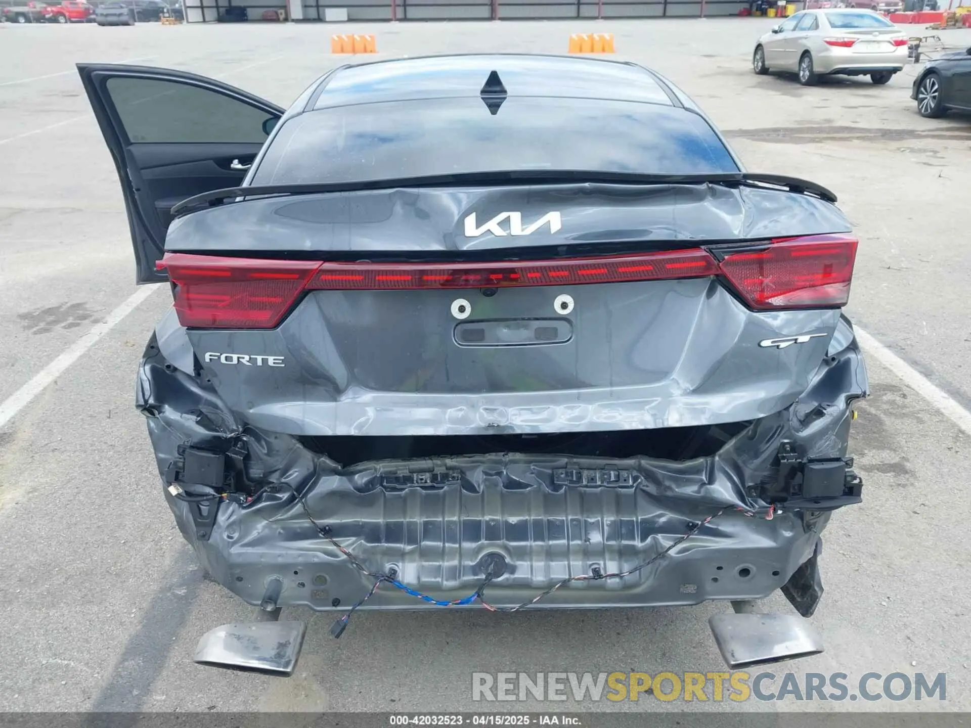 6 Photograph of a damaged car 3KPF44AC8RE756498 KIA FORTE 2024