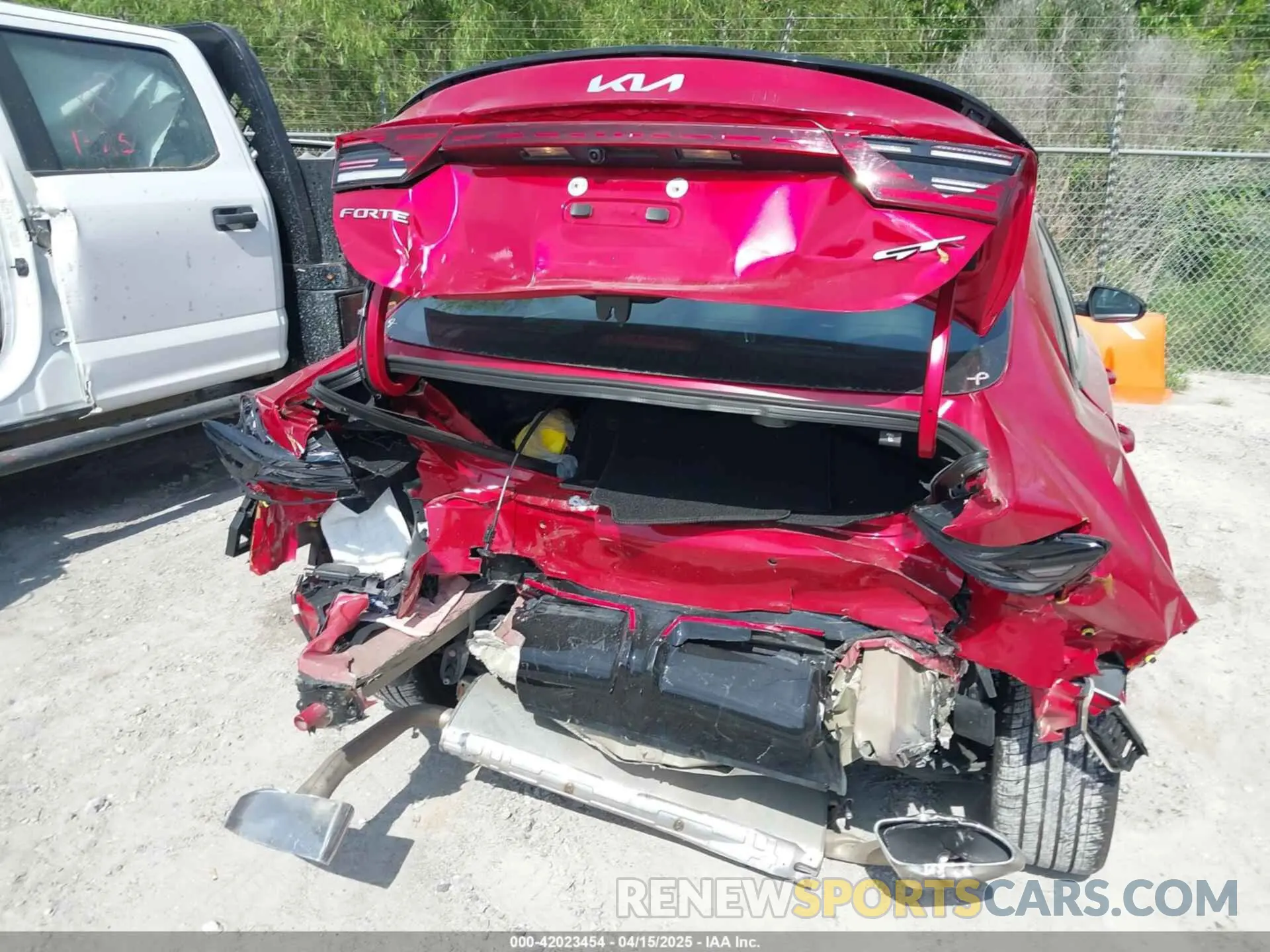 16 Photograph of a damaged car 3KPF44AC9RE823593 KIA FORTE 2024