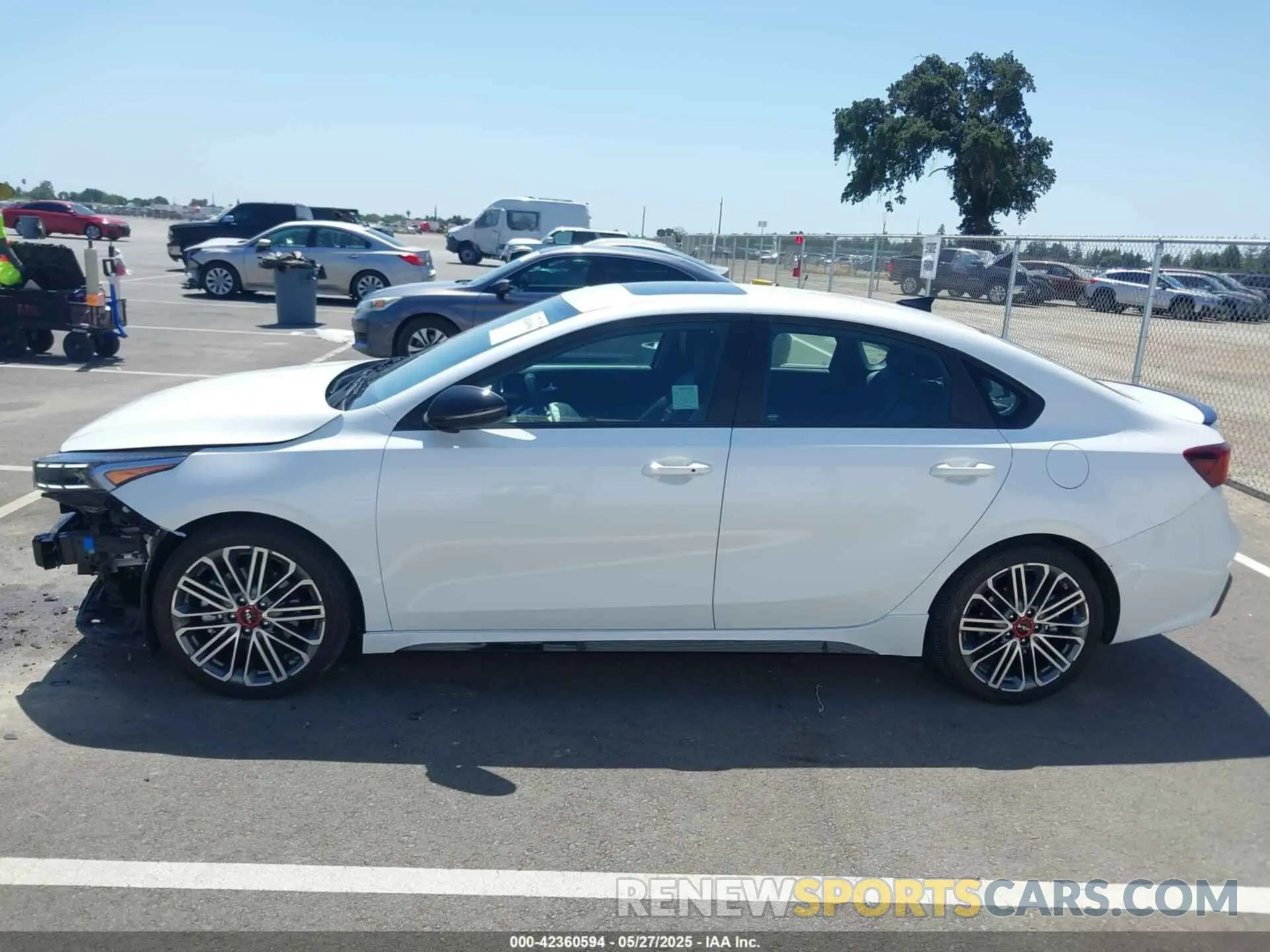 15 Photograph of a damaged car 3KPF44ACXRE751349 KIA FORTE 2024