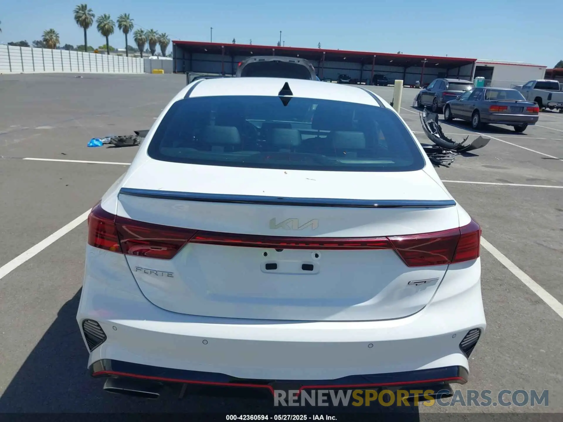 17 Photograph of a damaged car 3KPF44ACXRE751349 KIA FORTE 2024