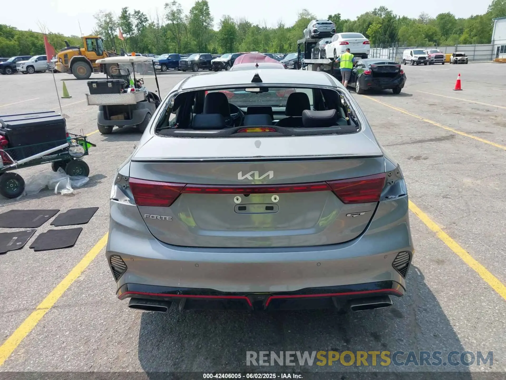 17 Photograph of a damaged car 3KPF44ACXRE830407 KIA FORTE 2024