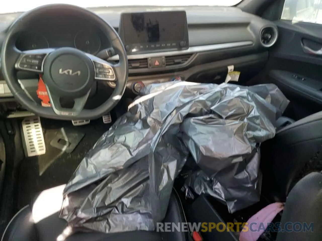 8 Photograph of a damaged car 3KPF54AD0RE712629 KIA FORTE 2024