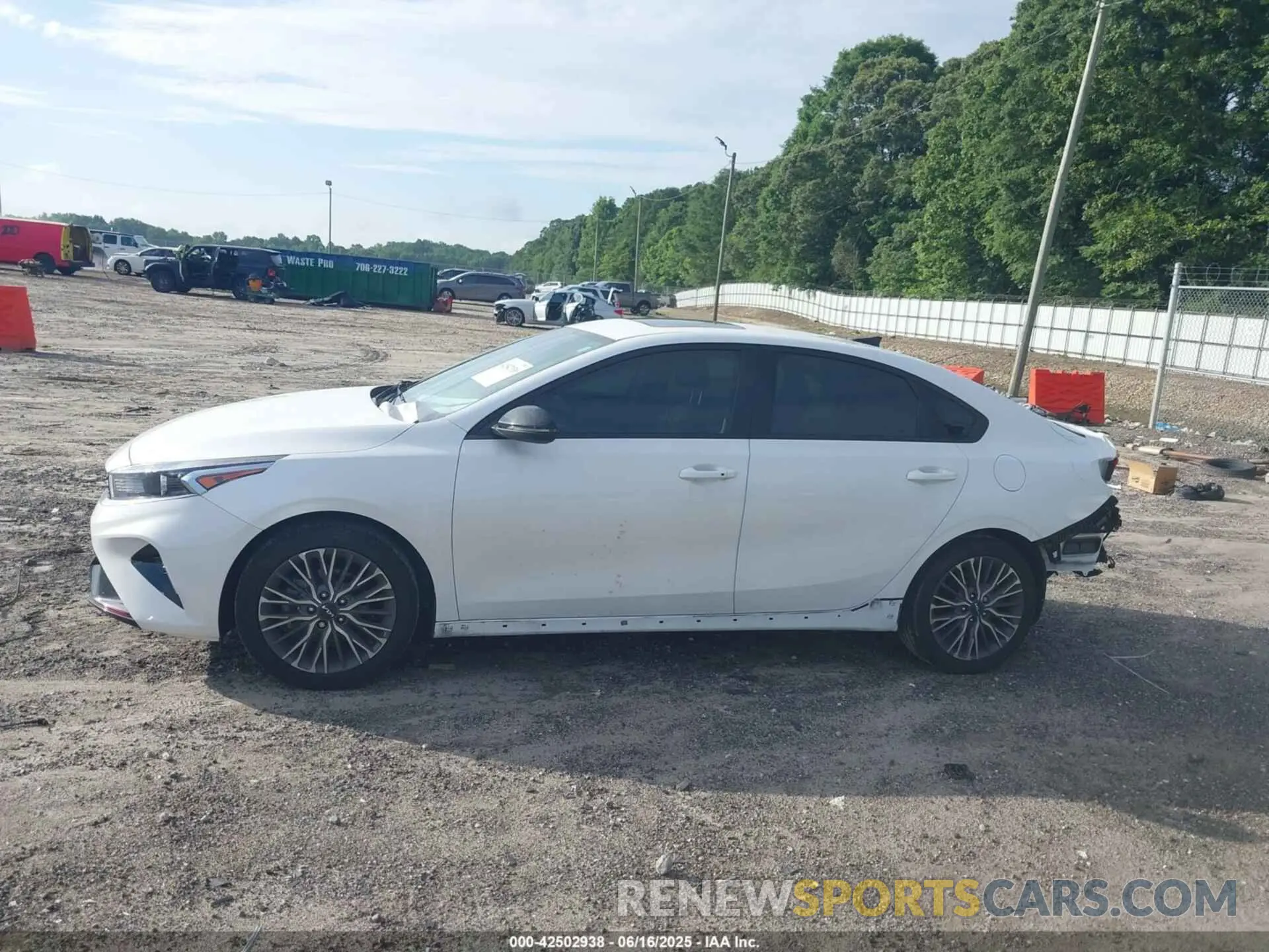 14 Photograph of a damaged car 3KPF54AD0RE726840 KIA FORTE 2024