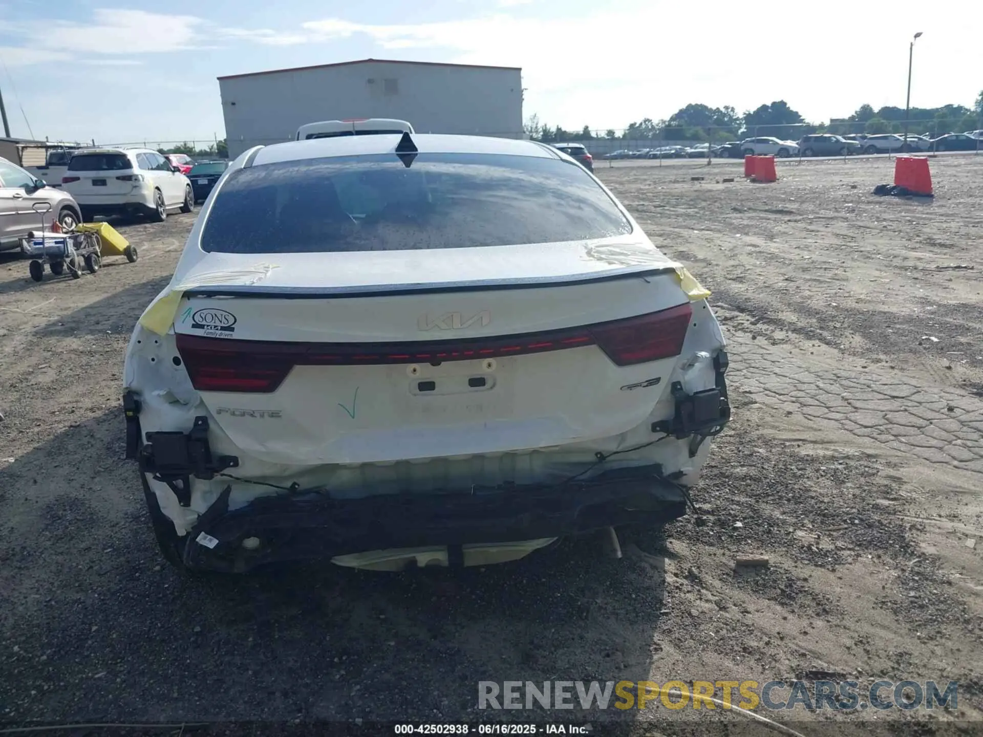 16 Photograph of a damaged car 3KPF54AD0RE726840 KIA FORTE 2024